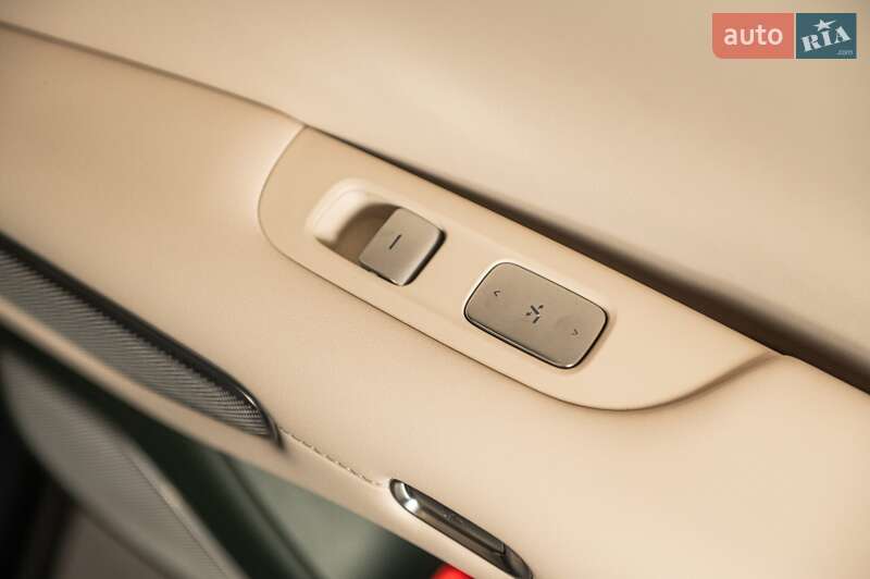 Внедорожник / Кроссовер Xiaomi YU7 2025 в Одессе