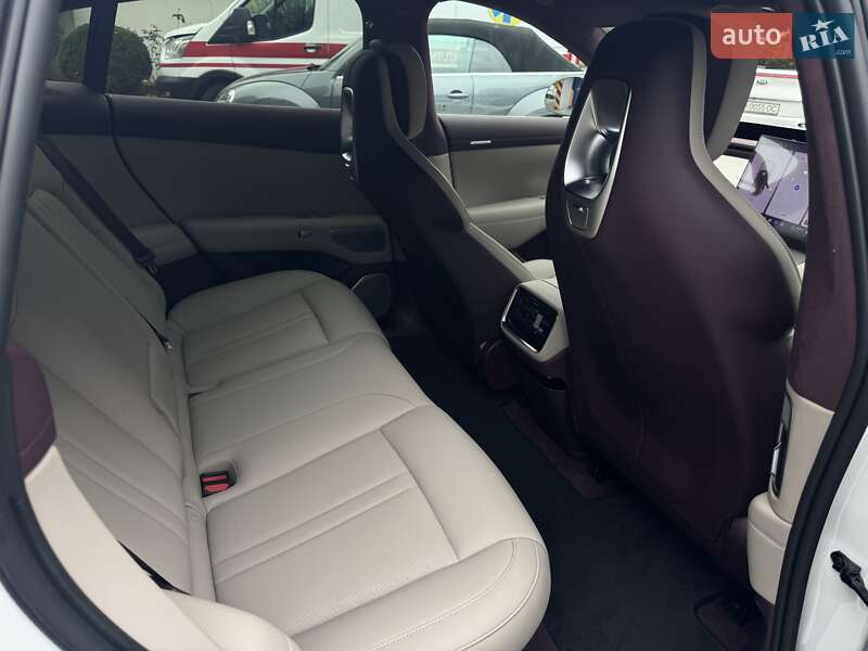 Внедорожник / Кроссовер Xiaomi YU7 2025 в Одессе