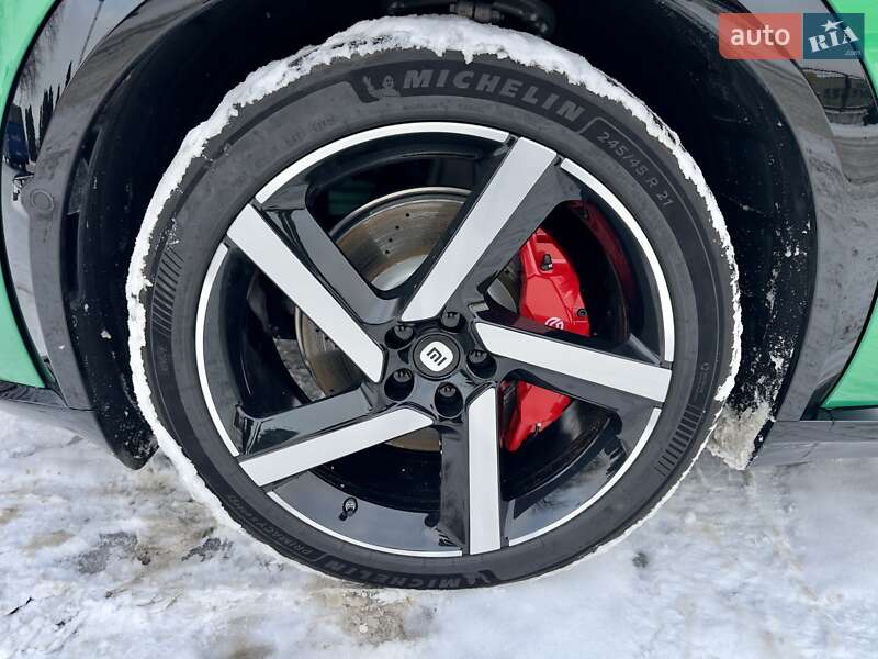 Седан Xiaomi YU7 2025 в Киеве