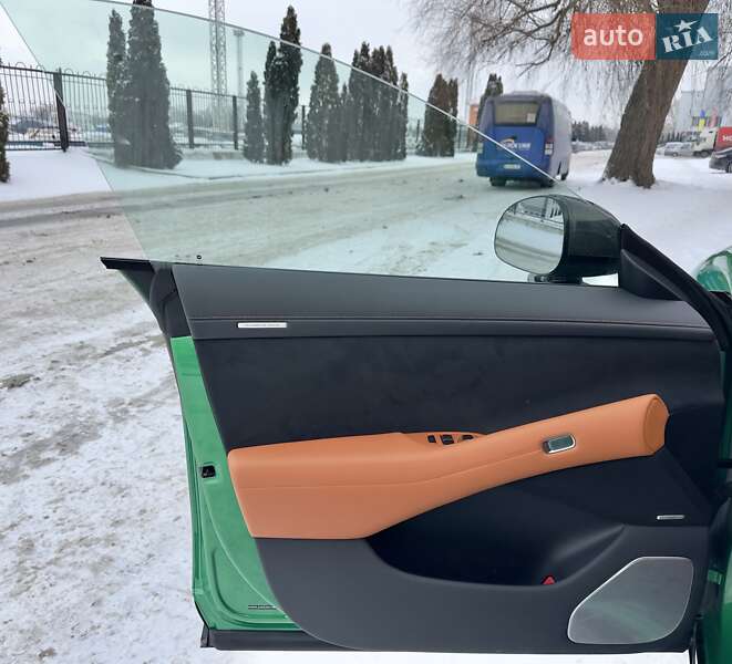 Седан Xiaomi YU7 2025 в Киеве