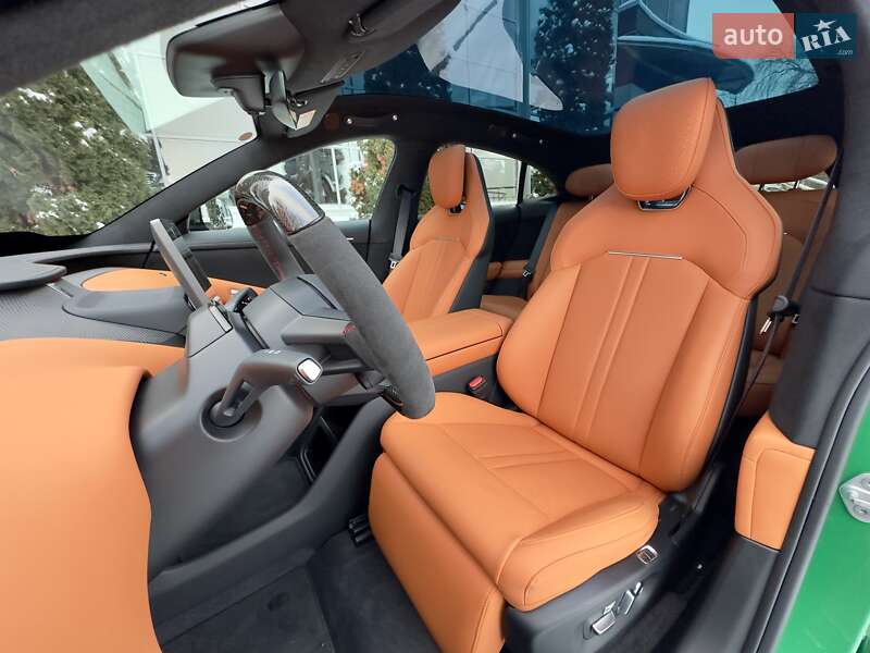 Седан Xiaomi YU7 2025 в Киеве