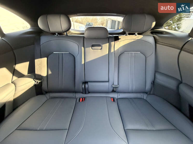 Седан Xiaomi YU7 2025 в Киеве