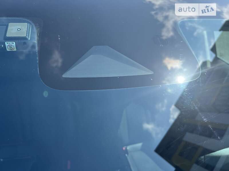 Седан Xpeng P7 2022 в Луцке