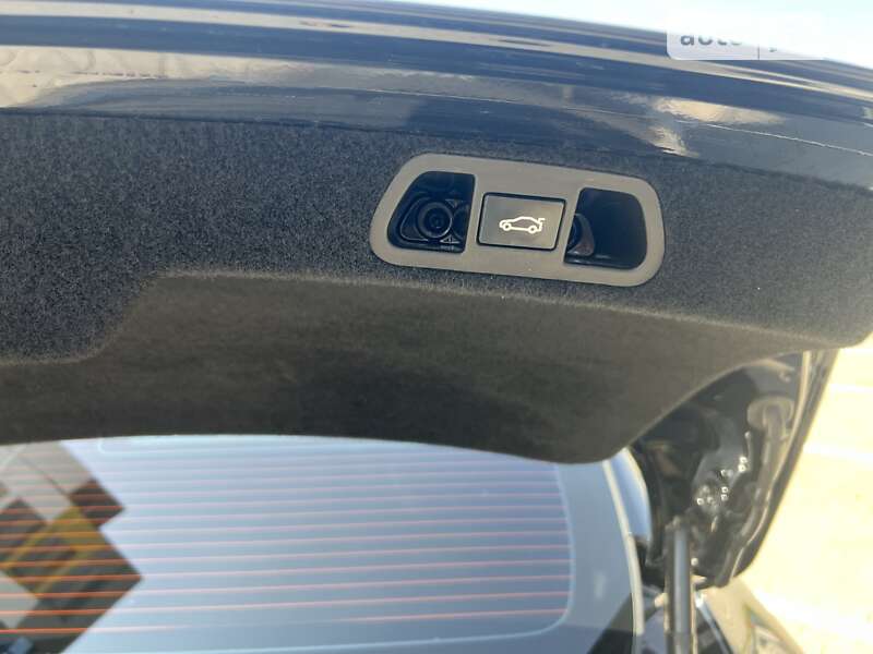 Седан Xpeng P7 2022 в Луцке