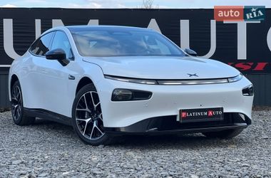 Седан Xpeng P7 2023 в Ужгороде