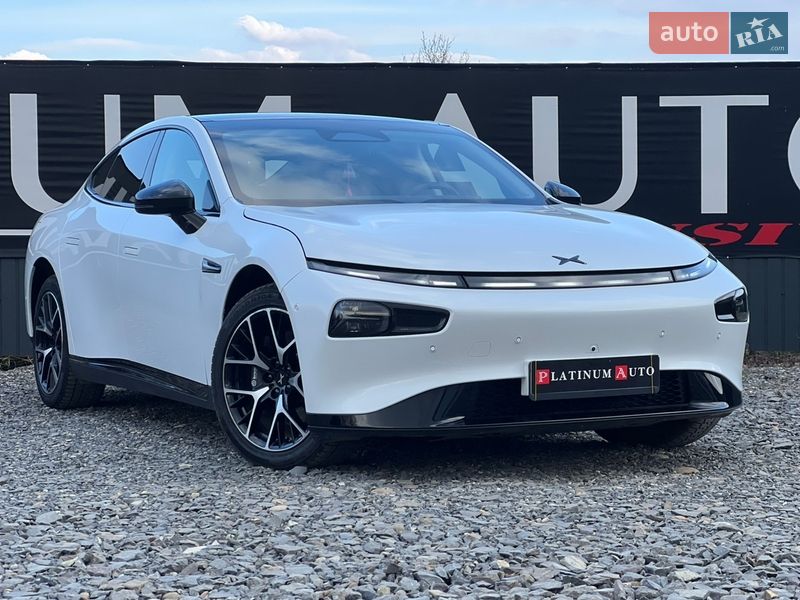 Седан Xpeng P7 2023 в Ужгороде