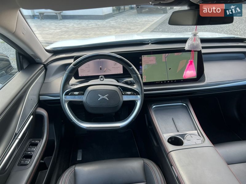 Седан Xpeng P7 2023 в Ужгороде