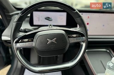 Седан Xpeng P7 2023 в Ужгороді