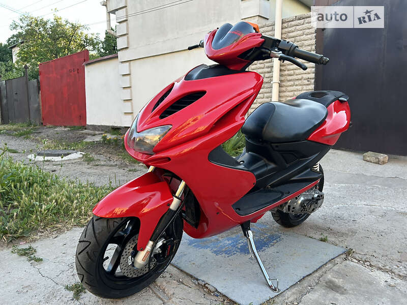 Скутер Yamaha Aerox 2001 в Дніпрі