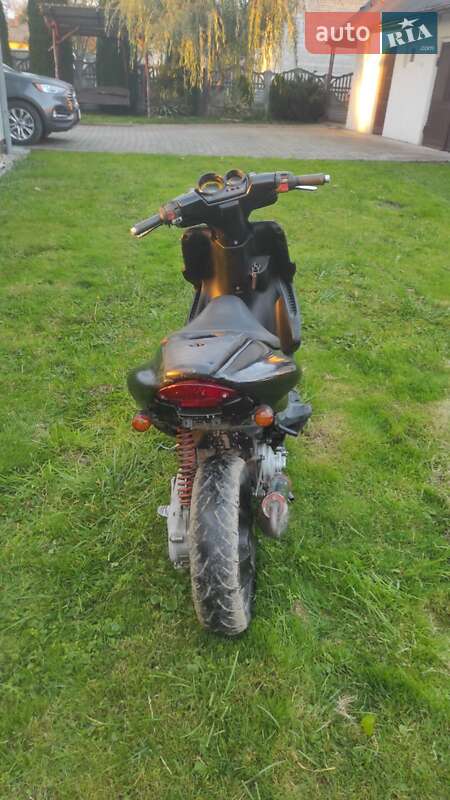 Скутер Yamaha Aerox 2001 в Рихтичах