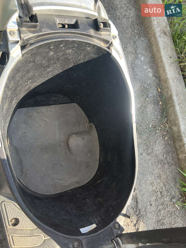 Макси-скутер Yamaha Aprio 2011 в Кривом Роге