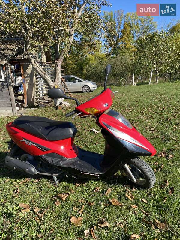 Грузовые мотороллеры, мотоциклы, скутеры, мопеды Yamaha Cygnus 2006 в 