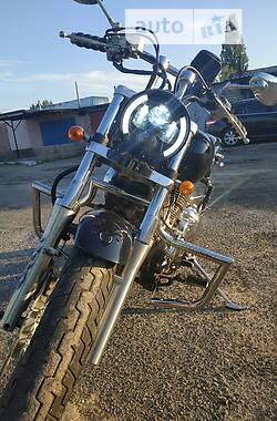 Мотоцикл Кастом Yamaha Drag Star 400 2001 в Вараше