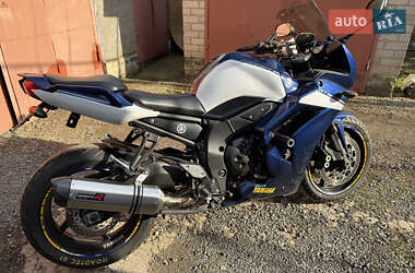 Мотоцикл Спорт-туризм Yamaha FZ-1 2011 в 