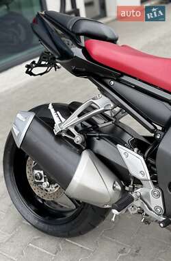 Мотоцикл Без обтекателей (Naked bike) Yamaha FZ-1 2006 в 