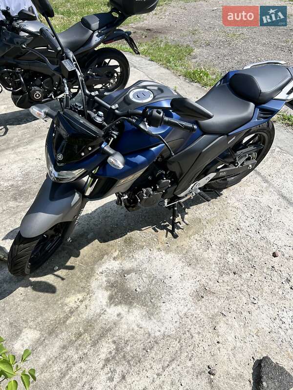– Продам Ямаха FZ 25