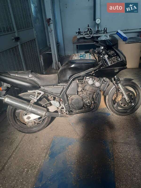 Мотоцикл Классік Yamaha FZ 400 2000 в Одесі