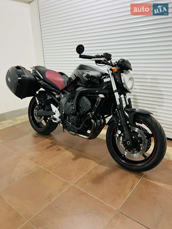 Мотоцикл Без обтекателей (Naked bike) Yamaha FZ6 Fazer 2010 в Киеве