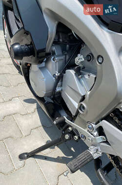Мотоцикл Спорт-туризм Yamaha FZ6 S 2004 в 