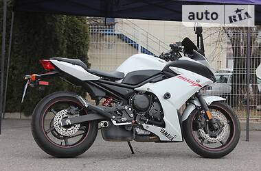 Мотоцикл Спорт-туризм Yamaha FZ6 2012 в 