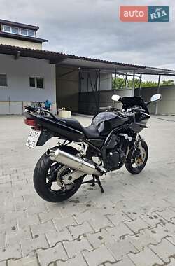 Мотоцикл Спорт-туризм Yamaha FZ6 1999 в 