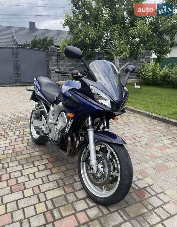 Yamaha FZ6 2004