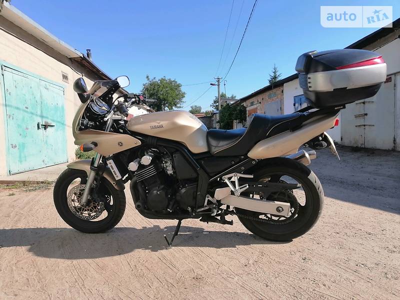 Yamaha FZ