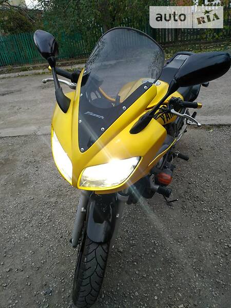 Yamaha FZS 600 Fazer