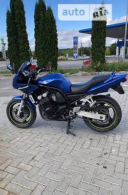 Мотоцикл Спорт-туризм Yamaha FZS 600 Fazer 2003 в 