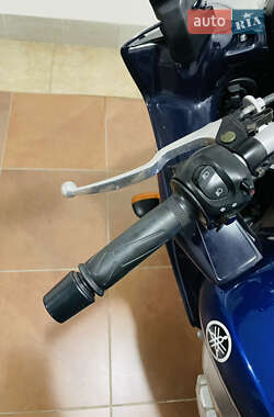 Мотоцикл Спорт-туризм Yamaha FZS 600 Fazer 2005 в 