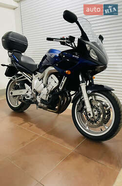 Мотоцикл Спорт-туризм Yamaha FZS 600 Fazer 2005 в 