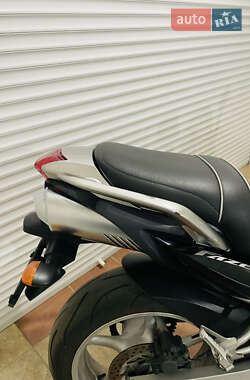 Мотоцикл Спорт-туризм Yamaha FZS 600 Fazer 2005 в 