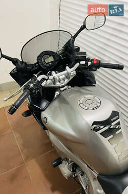 Мотоцикл Спорт-туризм Yamaha FZS 600 Fazer 2005 в 