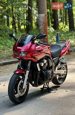 Мотоцикл Классик Yamaha FZS 600 Fazer 1999 в 