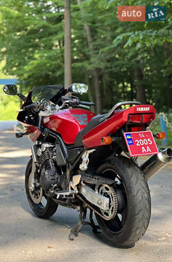 Мотоцикл Классик Yamaha FZS 600 Fazer 1999 в 
