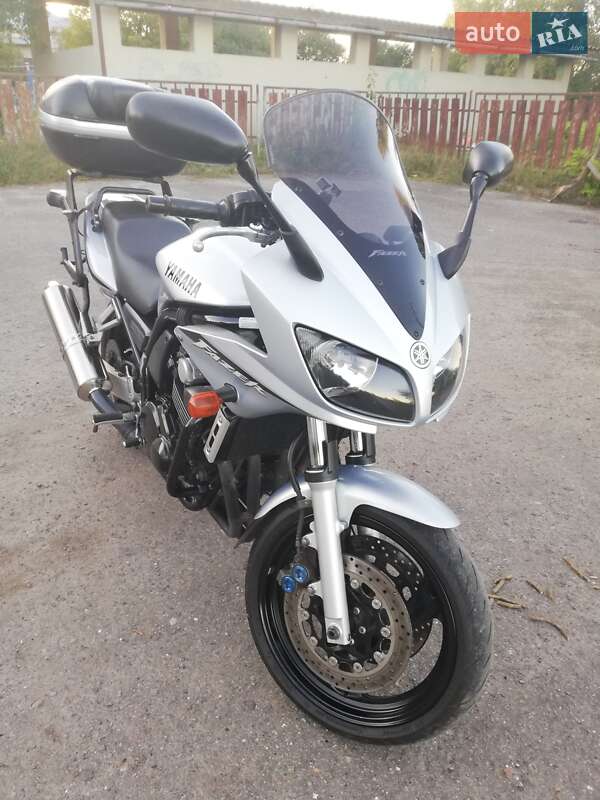 Мотоцикл Спорт-туризм Yamaha FZS 600 Fazer 2001 в Буске