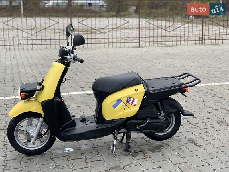 Вантажні моторолери, мотоцикли, скутери, мопеди Yamaha Gear 4T 2015 в 