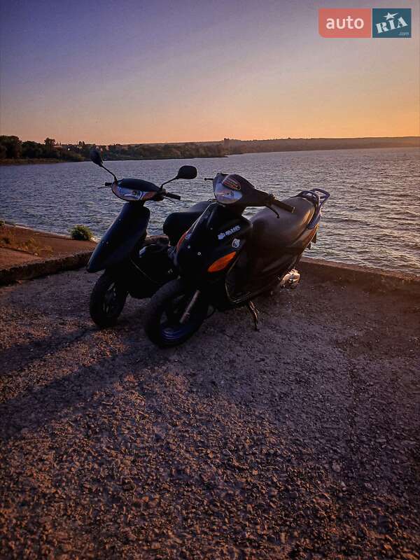 Грузовые мотороллеры, мотоциклы, скутеры, мопеды Yamaha Grand Axis 2001 в Украинке