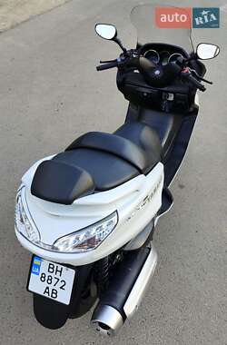 Макси-скутер Yamaha Majesty 400 2012 в 