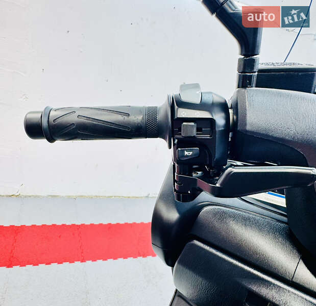 Максі-скутер Yamaha Majesty 400 2011 в Одесі фото 18 Максі-скутер Yamaha Majesty 400 2011 в Одесі