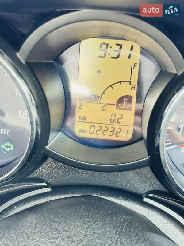 Максі-скутер Yamaha Majesty 400 2011 в Одесі фото 22 Максі-скутер Yamaha Majesty 400 2011 в Одесі