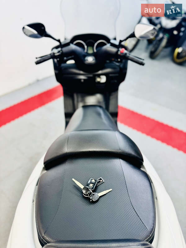 Максі-скутер Yamaha Majesty 400 2011 в Одесі фото 27 Максі-скутер Yamaha Majesty 400 2011 в Одесі