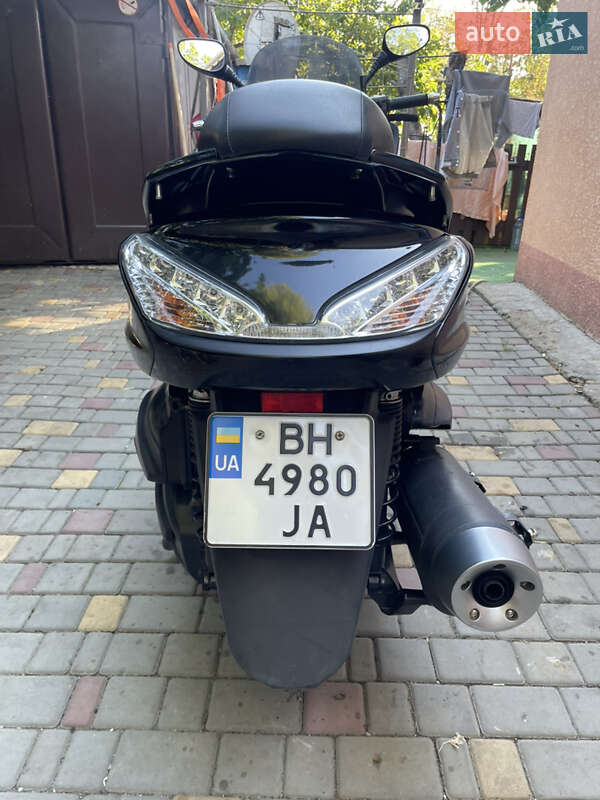Максі-скутер Yamaha Majesty 400 2016 в Одесі фото 7 Максі-скутер Yamaha Majesty 400 2016 в Одесі