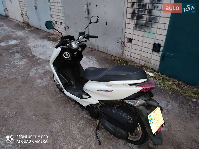 Максі-скутер Yamaha Majesty 2015 в Дніпрі