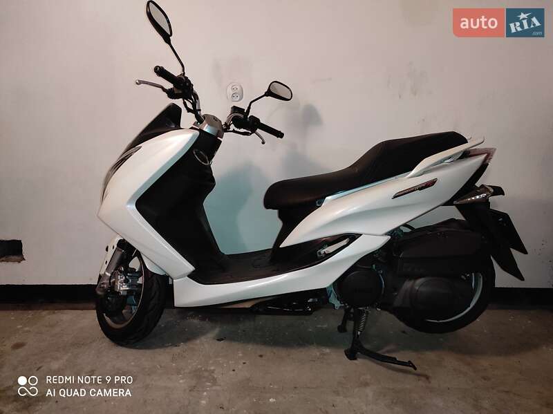 Максі-скутер Yamaha Majesty 2015 в Дніпрі