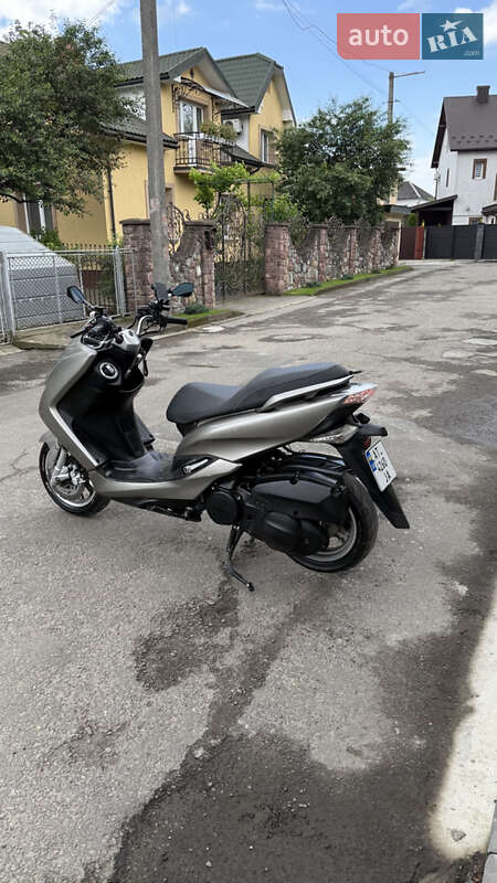 Макси-скутер Yamaha Majesty 2013 в Ивано-Франковске фото 9 Макси-скутер Yamaha Majesty 2013 в Ивано-Франковске