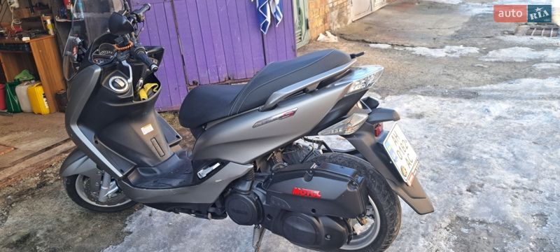Скутер Yamaha Majesty 2015 в Вышгороде