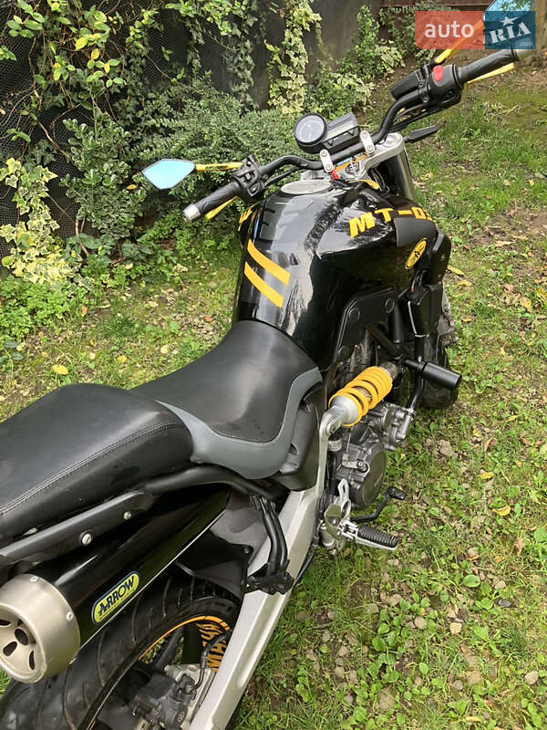 Мотоцикл Классик Yamaha MT-03 2006 в Великом Березном