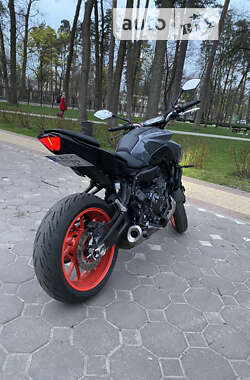 Мотоцикл Без обтекателей (Naked bike) Yamaha MT-07 2021 в 