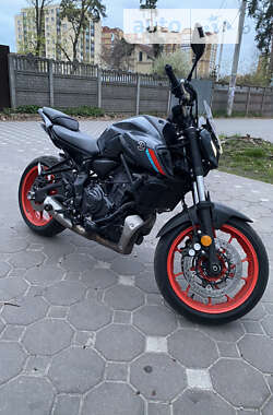 Мотоцикл Без обтекателей (Naked bike) Yamaha MT-07 2021 в 